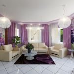 Grandes candelabros en la sala de estar