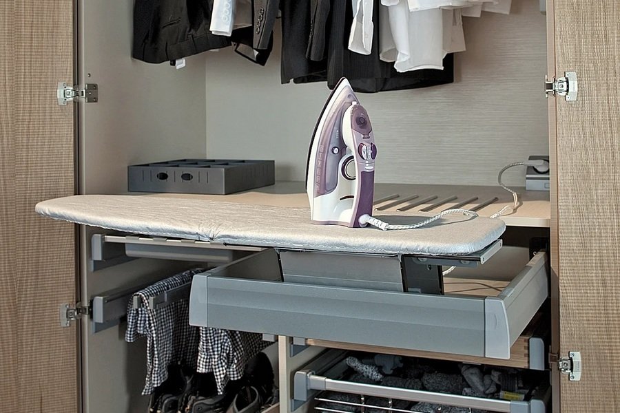 Stillads indbygget garderobe