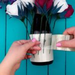 Pega los brotes a la botella