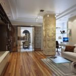 Interior con columna
