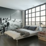 Maletas junto a la cama