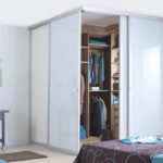 Orquídea sobre la mesa