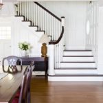 Muebles de madera en el comedor.