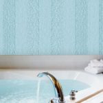 Bañera de esquina en el interior