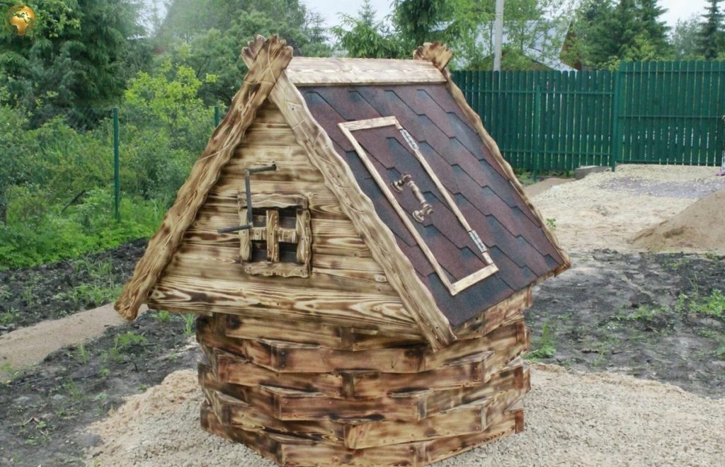 Bien con una casa en el arbol