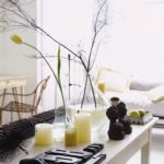Figurines sobre la mesa