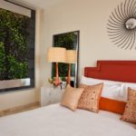 Pared de plantas en el dormitorio